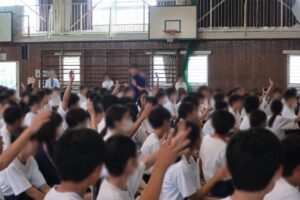 小針中学校講演 体育館の様子3